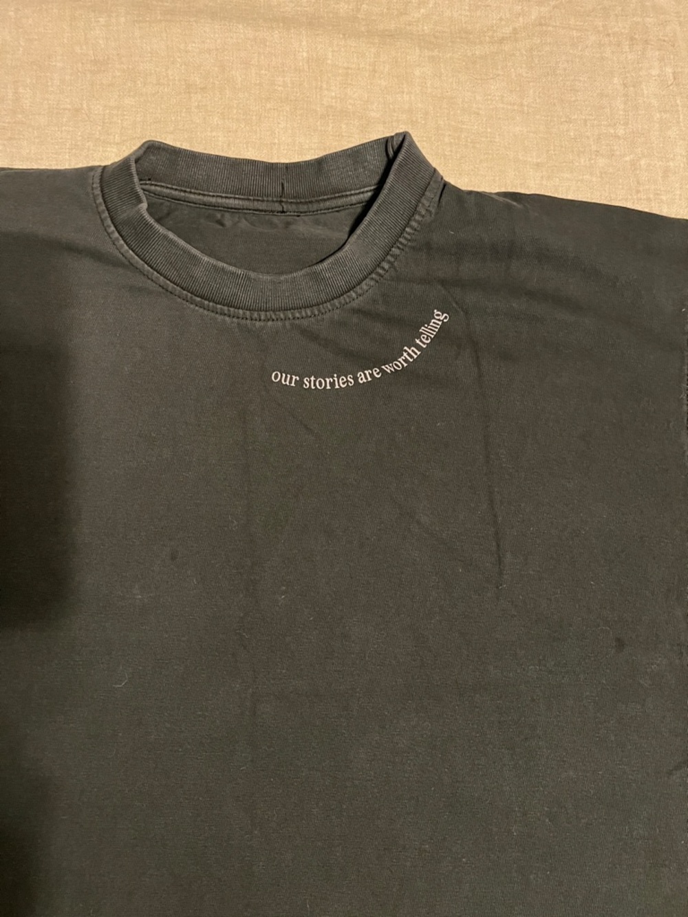 ACOTAR Graphic Tee - Picture 2 of 7